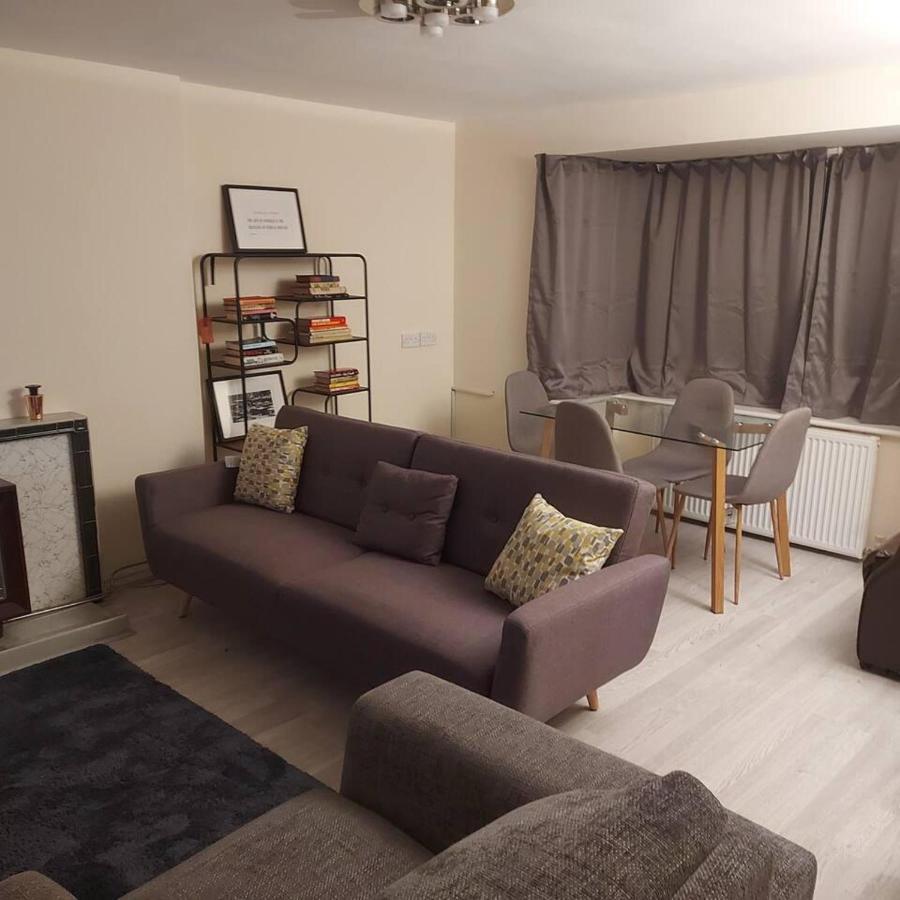 Lovely & Beautiful 2 Bed-Apartment In Borehamwood Exteriér fotografie
