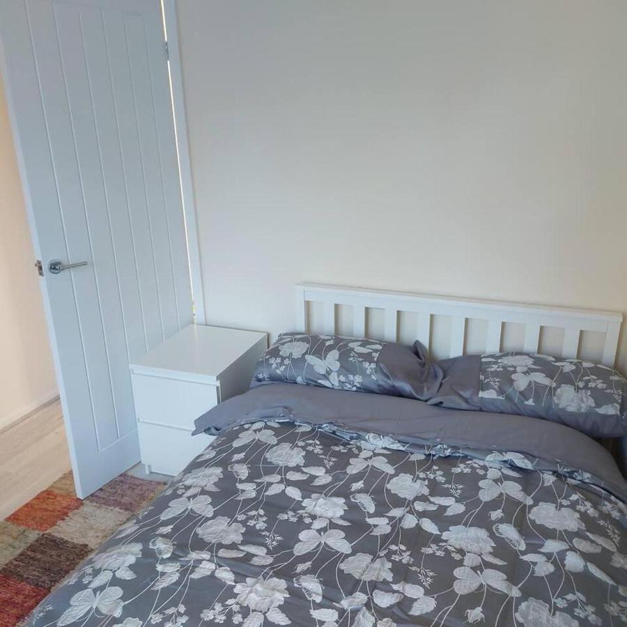 Lovely & Beautiful 2 Bed-Apartment In Borehamwood Exteriér fotografie