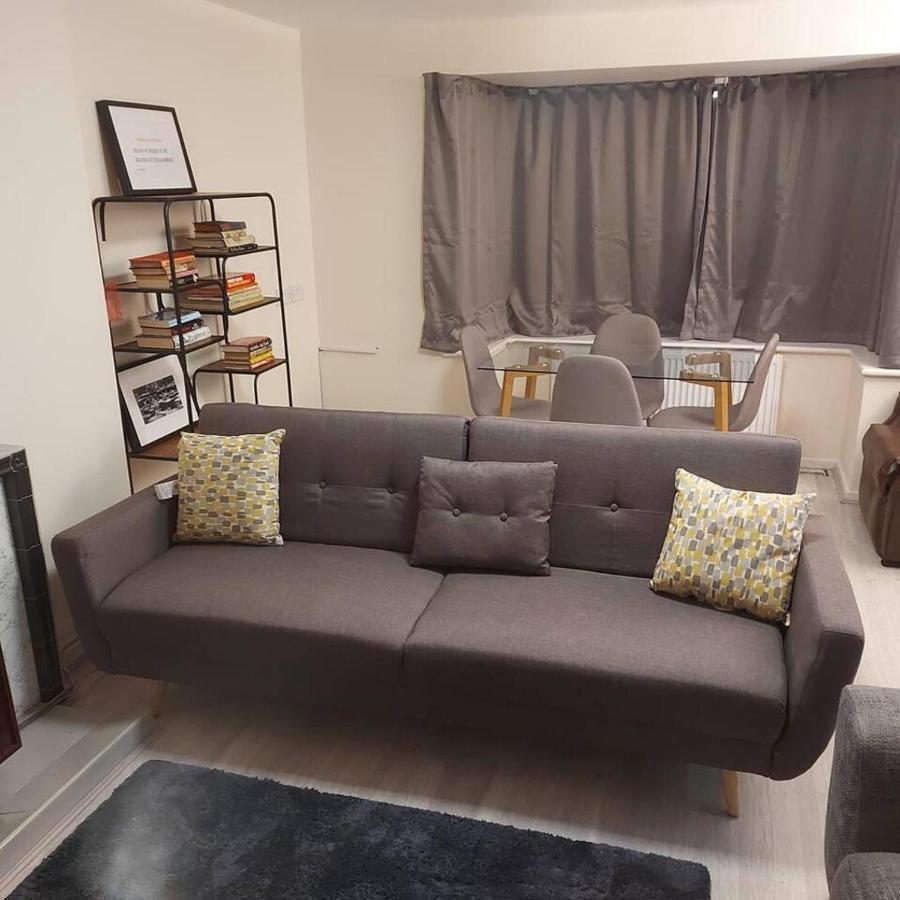 Lovely & Beautiful 2 Bed-Apartment In Borehamwood Exteriér fotografie