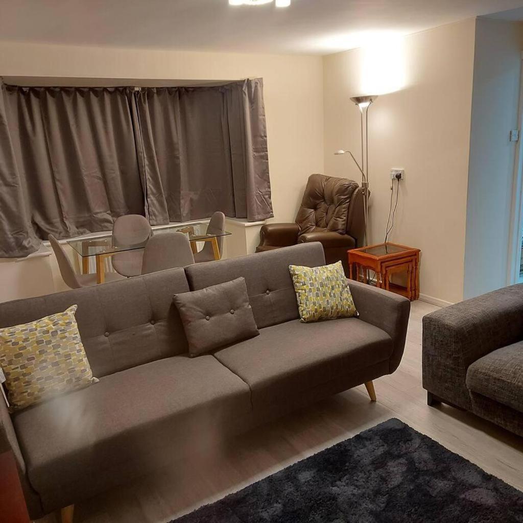 Lovely & Beautiful 2 Bed-Apartment In Borehamwood Exteriér fotografie