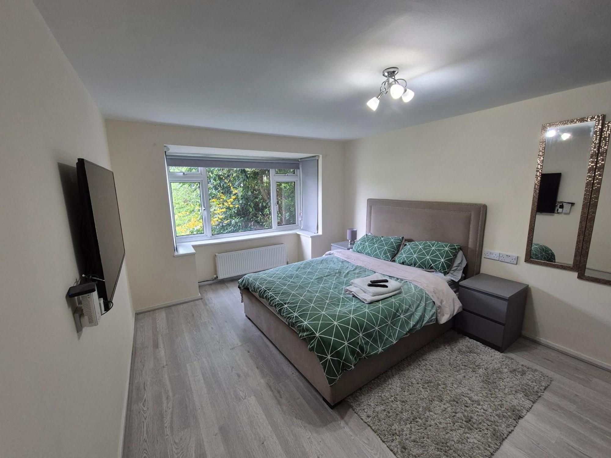 Lovely & Beautiful 2 Bed-Apartment In Borehamwood Exteriér fotografie